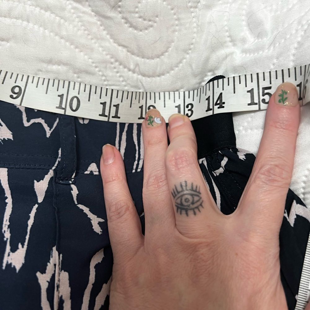 ATHLETA Vienna Cargo Pants Printed in Navy & Orchid Pink Lightweight - Picture 8 of 12